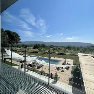  Bed & Breakfast Les Pins Du Luberon