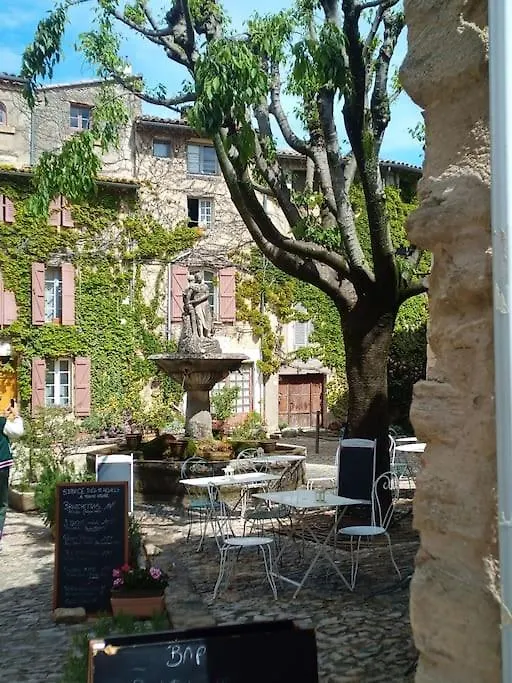 Apartment Gite Le Petit Luberon Coquelicot Coustellet